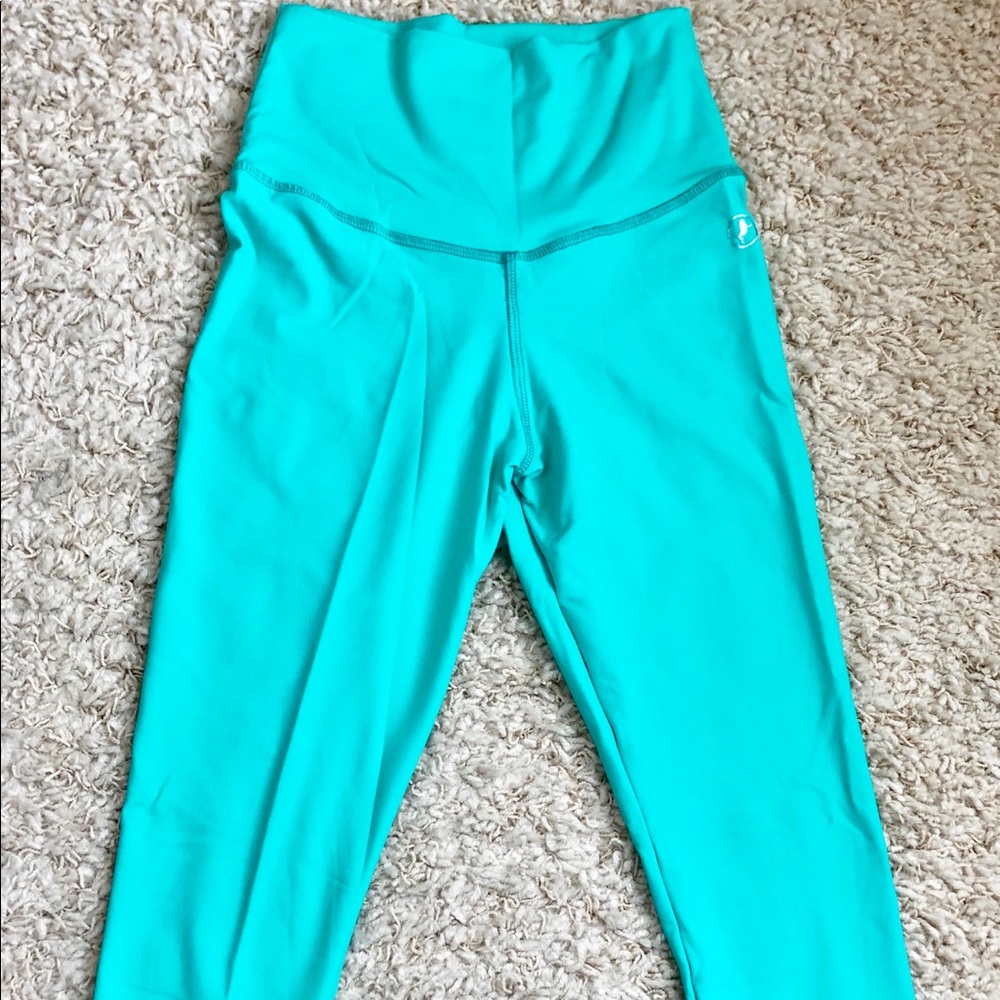 Abs2B Scrunch-Booty Capri Leggings - Spearmint